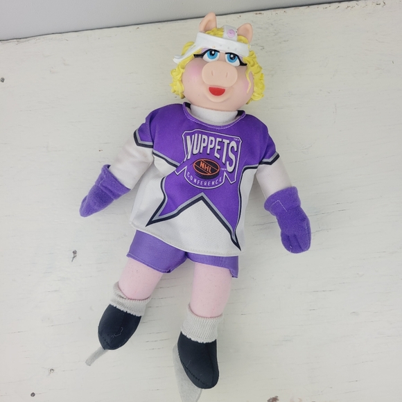 Miss Piggy Vintage Doll 1995 Muppets McDonalds NHL Collaboration - Picture 3 of 15